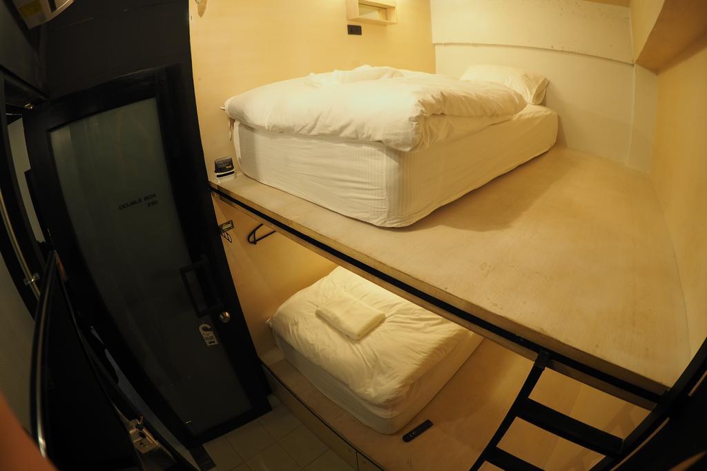 Box Poshtel Phuket Vandrehjem Eksteriør billede