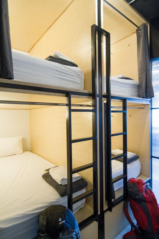 Box Poshtel Phuket Vandrehjem Eksteriør billede