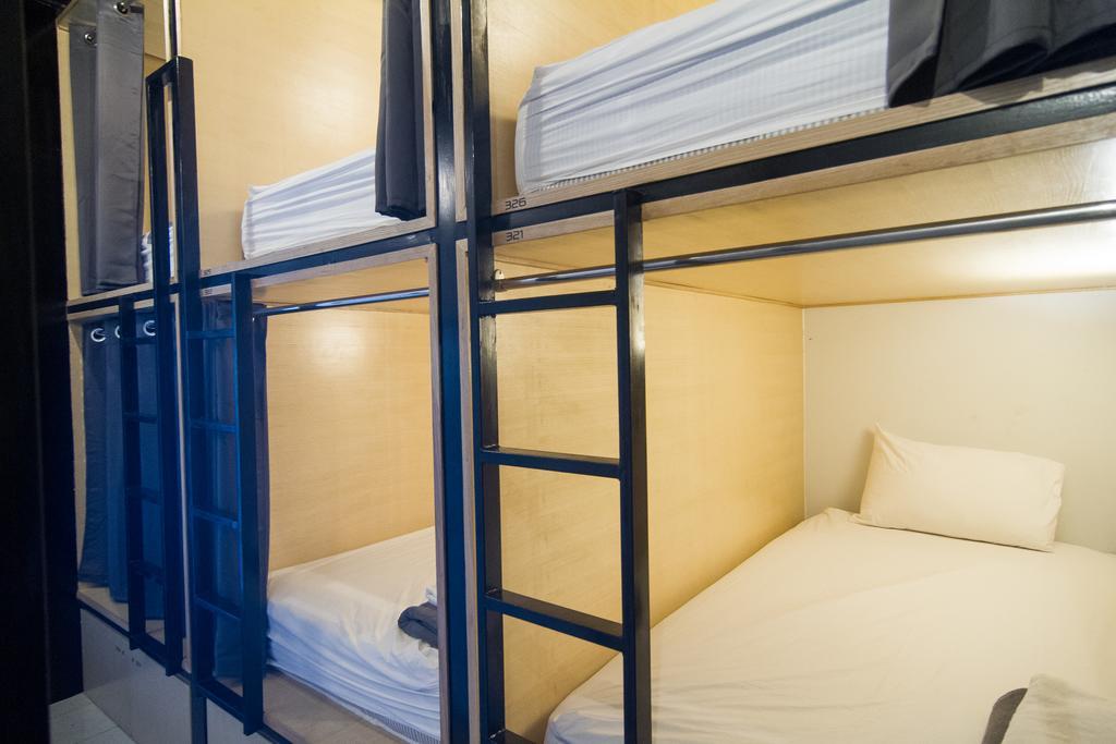 Box Poshtel Phuket Vandrehjem Eksteriør billede