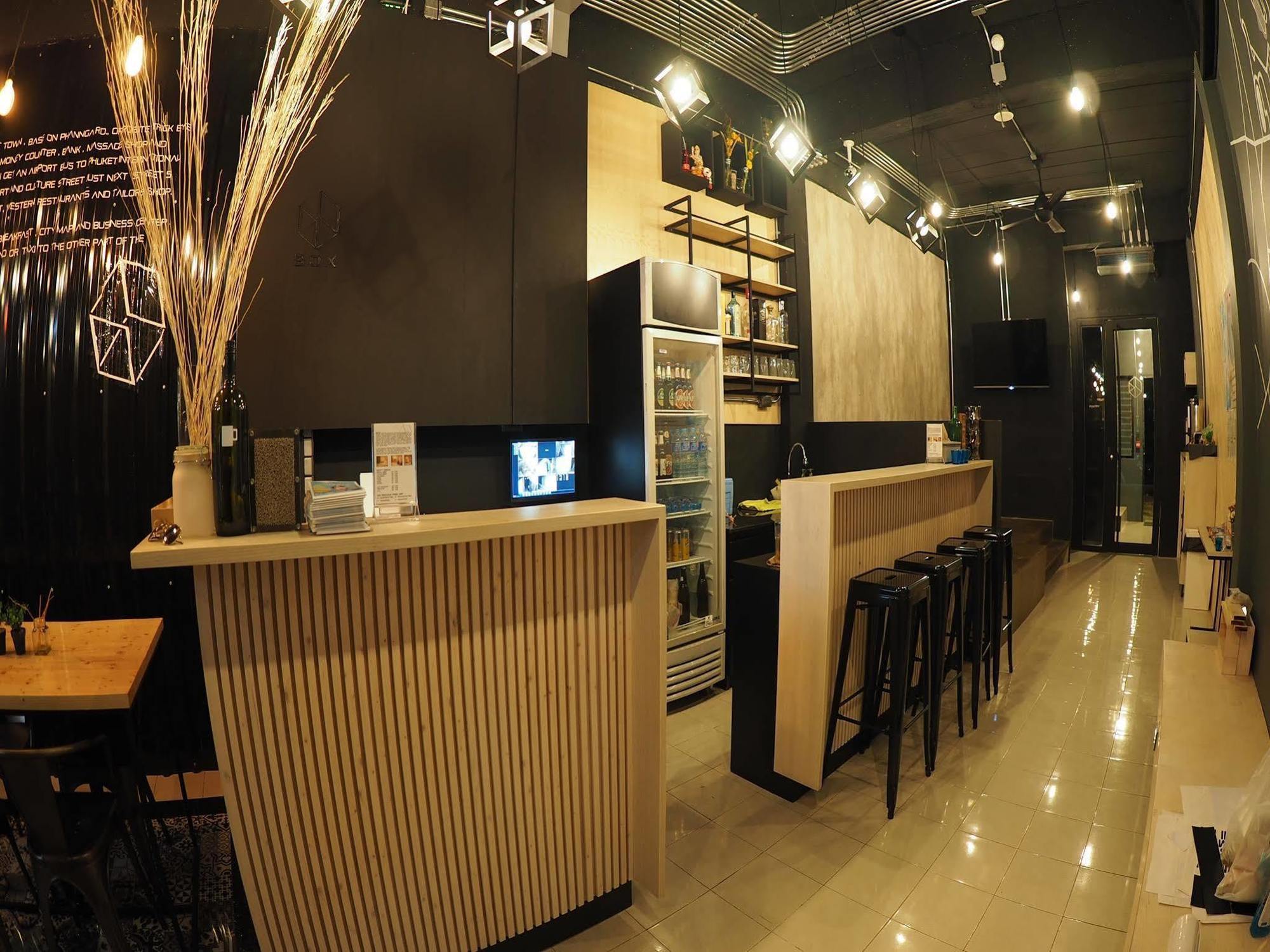 Box Poshtel Phuket Vandrehjem Eksteriør billede