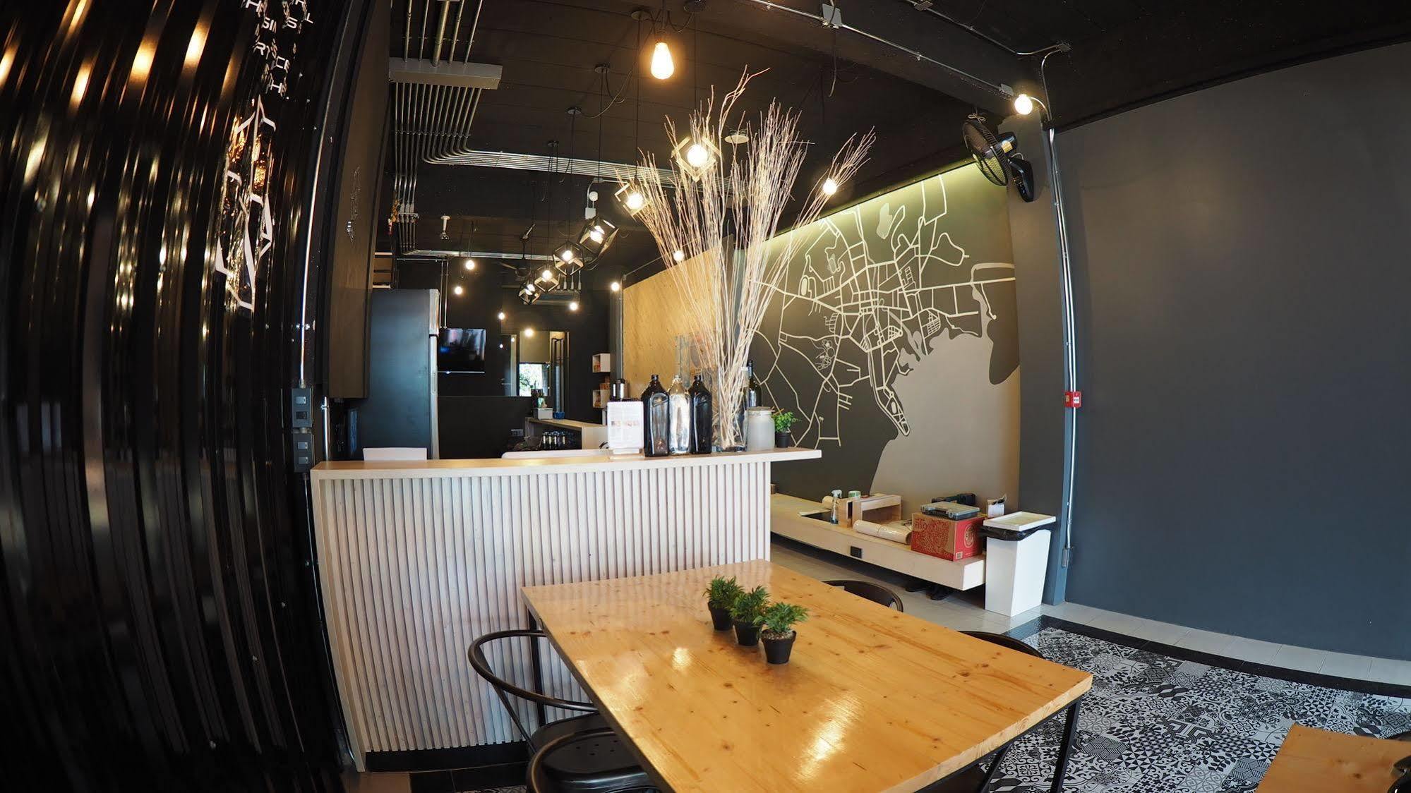 Box Poshtel Phuket Vandrehjem Eksteriør billede