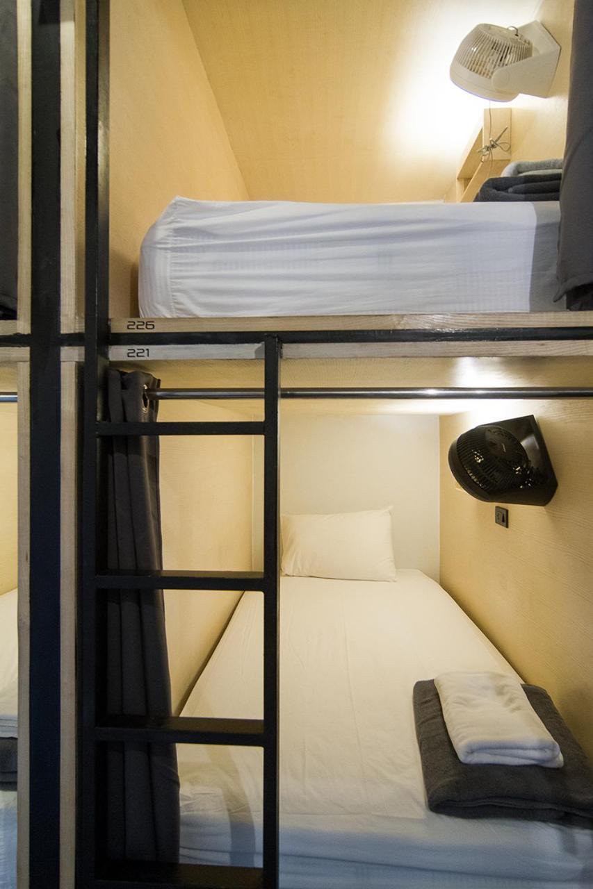 Box Poshtel Phuket Vandrehjem Eksteriør billede