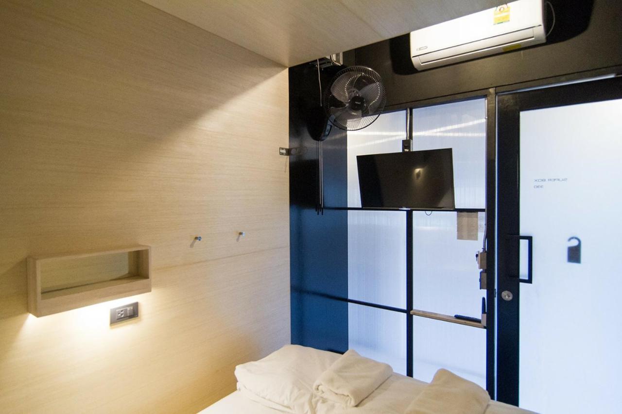 Box Poshtel Phuket Vandrehjem Eksteriør billede