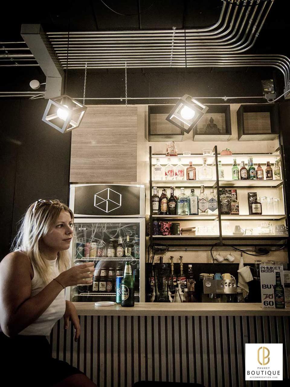 Box Poshtel Phuket Vandrehjem Eksteriør billede